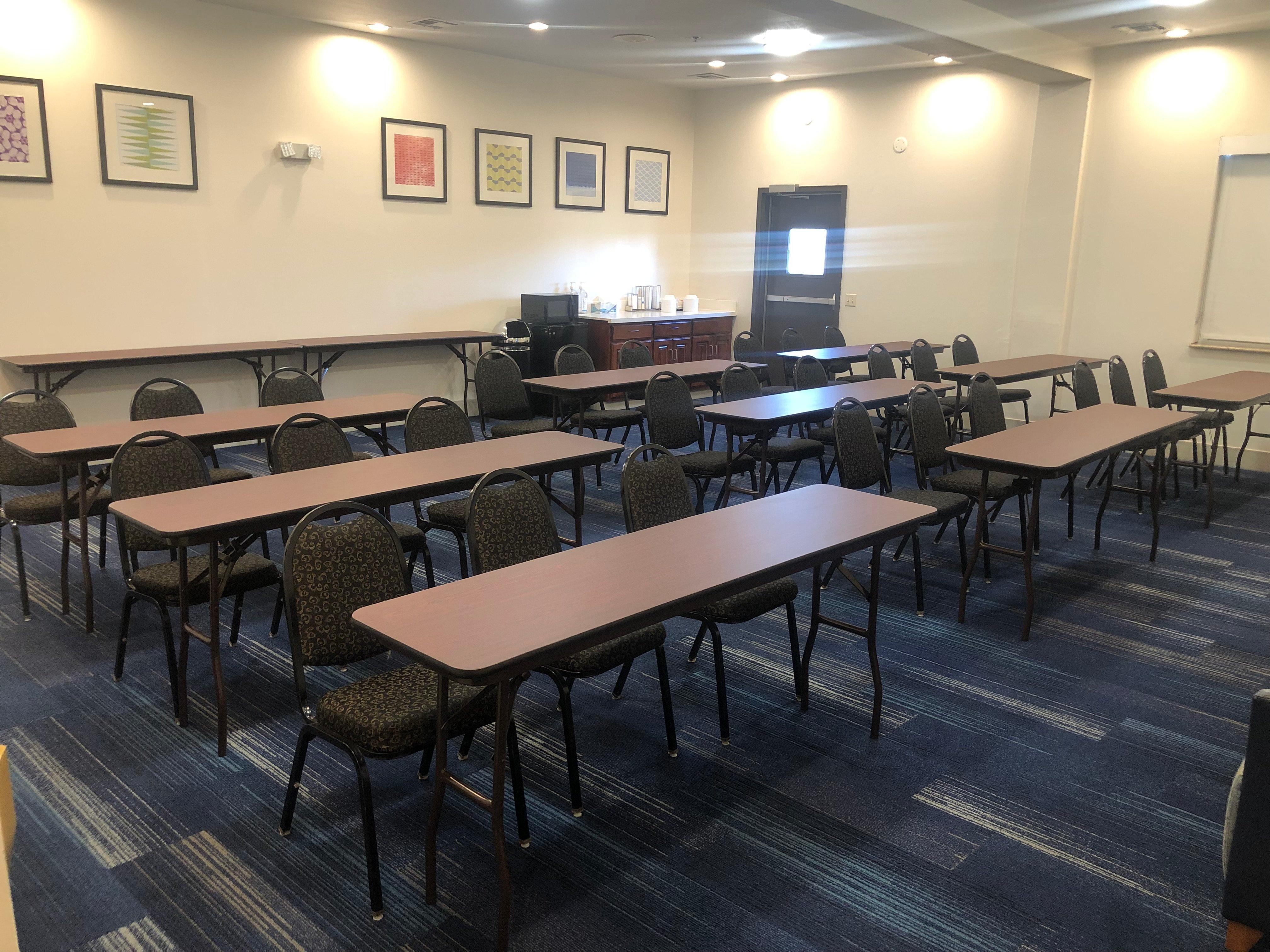 Holiday Inn Express Hotel & Suites Woodward Hwy 270 By Ihg Eksteriør bilde