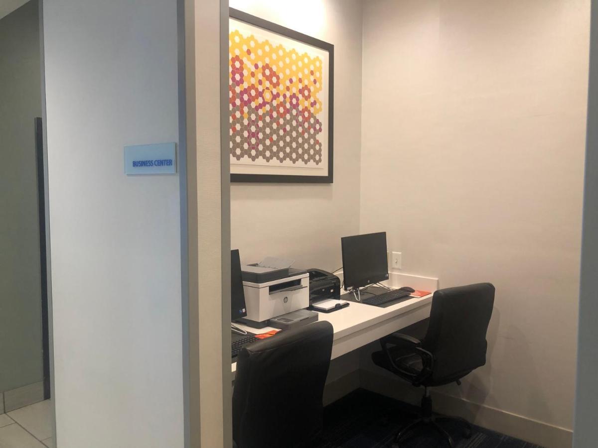 Holiday Inn Express Hotel & Suites Woodward Hwy 270 By Ihg Eksteriør bilde